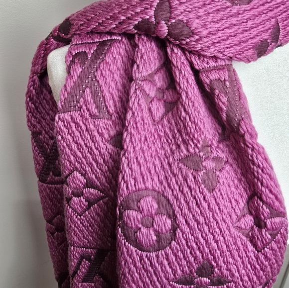 Authentic Louis Vuitton Logomania Scarf Purple/Pink - Picture 6 of 7